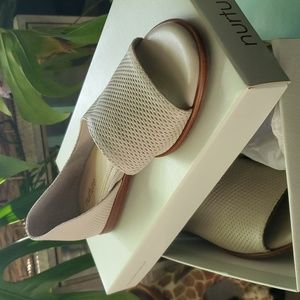 Nurture Peyton leather sandals Size 8  color Sandstorm